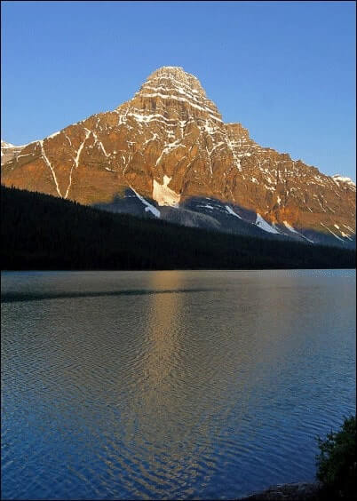 Cartes postales Paysages et Nature : Montagne au bord du lac